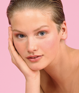 Photo d'un visage féminin après une épilation du visage dans un institut de beauté Bodyminute
