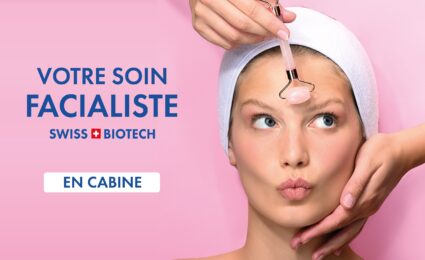 femme recevant un soin visage facialiste